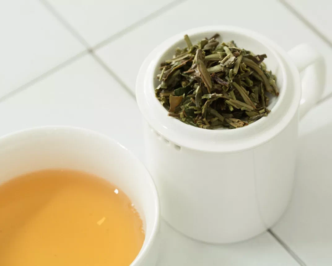 Miért tea készült esős napokon van egy gyenge aroma